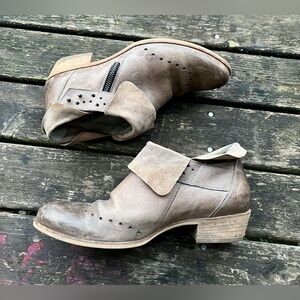 Paul Green Denice Stone Rustic Ankle Boots